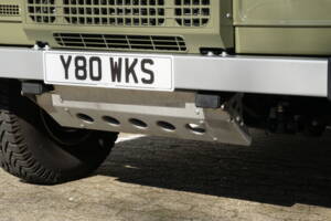 Bild 20/32 von Land Rover Defender 90 Works V8 (2014)