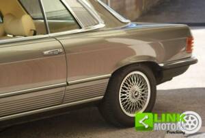 Immagine 11/50 di Mercedes-Benz 280 SLC (1976)