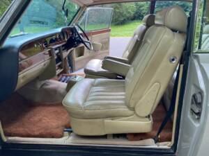Image 25/50 de Bentley Corniche (1980)