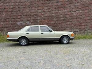 Image 6/34 of Mercedes-Benz 380 SE (1980)