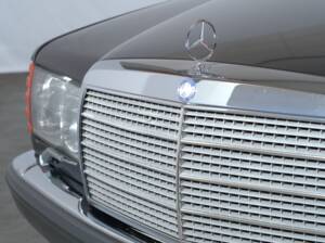 Afbeelding 6/52 van Mercedes-Benz 560 SEL (1988)