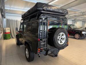 Bild 6/11 von Land Rover Defender 110 Crew Cab SE (2009)