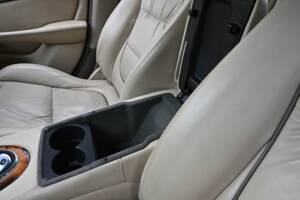 Image 28/50 of Jaguar XJ 8 4.2 (2006)