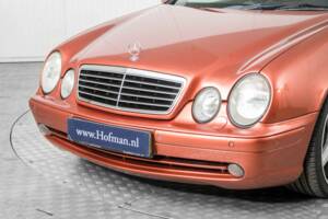 Image 18/50 of Mercedes-Benz CLK 430 (1999)