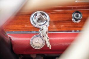 Image 23/24 de Mercedes-Benz 220 SE b (1963)