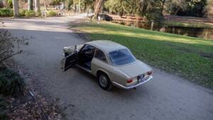 Image 16/54 of Alfa Romeo Giulia GT 1300 Junior (1972)