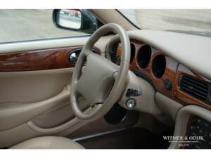 Bild 12/32 von Jaguar XJ 8 Executive (1998)