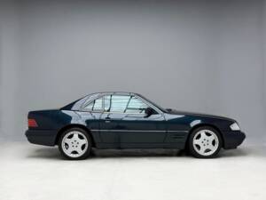 Bild 2/27 von Mercedes-Benz SL 320 (1997)