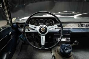 Image 30/98 de Alfa Romeo 2600 Sprint (1964)