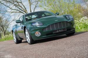 Image 4/17 of Aston Martin V12 Vanquish (2004)