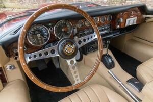 Imagen 27/50 de Jaguar Type E (2+2) (1969)