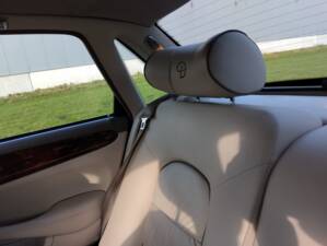 Image 17/71 of Daimler Super V8 (2000)