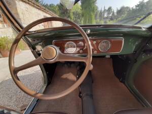 Bild 29/46 von FIAT 500 C Belvedere (1953)