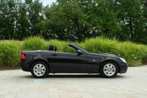 Afbeelding 4/50 van Mercedes-Benz SLK 200 (1998)