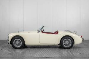 Image 11/50 of MG MGA 1500 (1958)