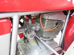 Bild 24/45 von MV Agusta 125 Sport (1976)