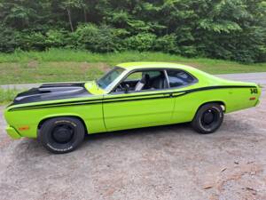 Image 3/10 of Plymouth Duster (1973)