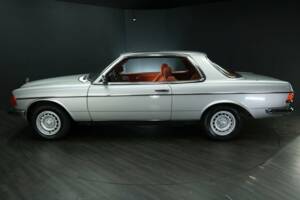 Image 3/50 of Mercedes-Benz 280 CE (1980)