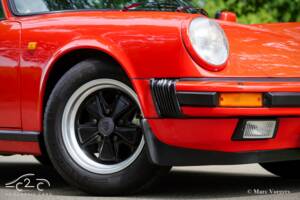 Image 35/63 of Porsche 911 Carrera 3.2 (1986)
