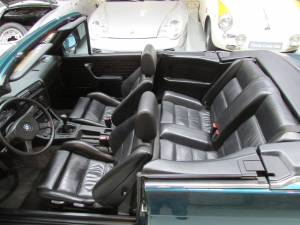 Afbeelding 16/30 van BMW 318i (1992)