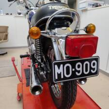 Image 3/10 de Triumph TR 7 V Tiger 750 (1973)