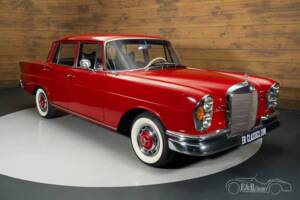 Bild 2/19 von Mercedes-Benz 230 S (1965)