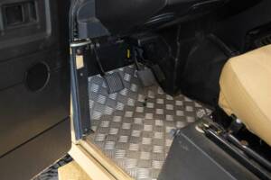 Bild 23/32 von Land Rover Defender 110 (2008)