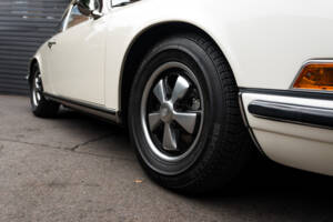 Image 75/78 of Porsche 911 2.0 E (1968)