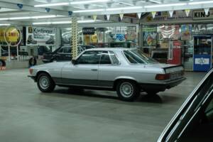 Image 7/50 de Mercedes-Benz 500 SLC (1981)