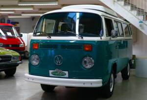 Bild 2/38 von Volkswagen T2b Camper (1974)