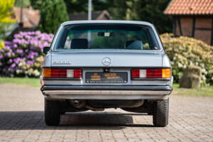 Image 15/38 of Mercedes-Benz 300 D (1981)