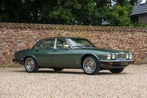 Image 40/50 of Jaguar XJ 6 4.2 (1985)