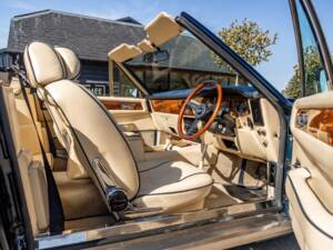 Image 30/57 de Aston Martin V8 Vantage Volante (1989)