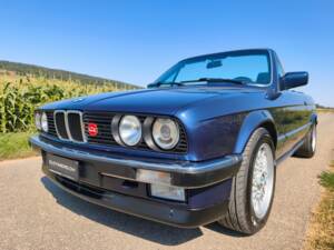 Afbeelding 22/26 van BMW 325i (1989)