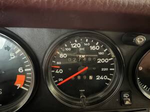 Image 13/18 de Porsche 911 SC 3.0 (1983)