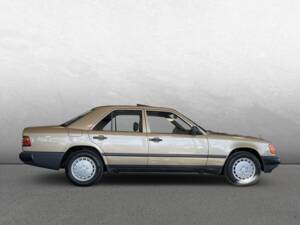 Bild 4/22 von Mercedes-Benz 300 E 4-Matic (1988)