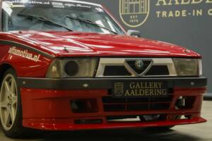 Image 44/50 de Alfa Romeo 75 3.0 V6 QV (1990)