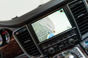 Image 18/31 of Porsche Panamera Turbo (2010)