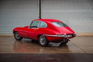 Image 21/46 of Jaguar E-Type (2+2) (1966)