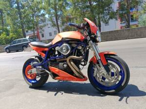 Image 16/48 of Buell X1 Lightning (2000)