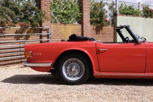 Image 33/50 de Triumph TR 6 (1973)