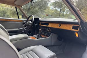 Image 39/47 of Jaguar XJ-S 3.6 (1988)