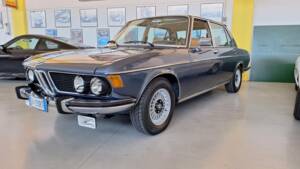 Imagen 2/19 de BMW 3,3 Li (1976)