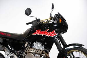 Image 24/38 de Honda NX 650 Dominator (1988)