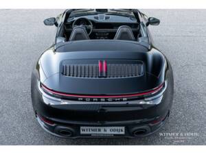 Image 8/44 of Porsche 911 Carrera (2020)