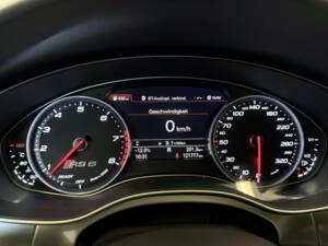 Bild 23/28 von Audi RS6 Avant Performance (2017)