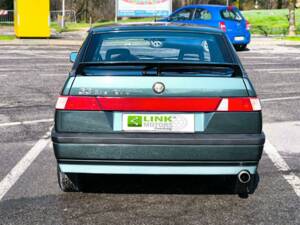 Immagine 8/39 di Alfa Romeo 33 1.7 16v QV (1991)