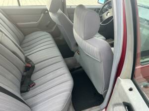Image 4/10 de Mercedes-Benz 200 D (1989)