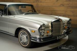 Bild 3/8 von Mercedes-Benz 280 SE (1970)