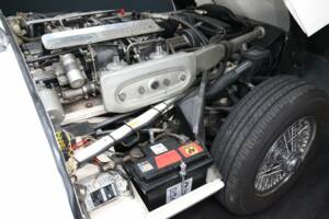 Image 34/49 de Jaguar Type E V12 (1974)